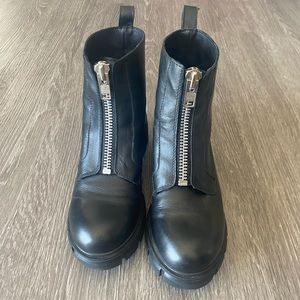 Steve Madden Black Leather Boots with Zipper